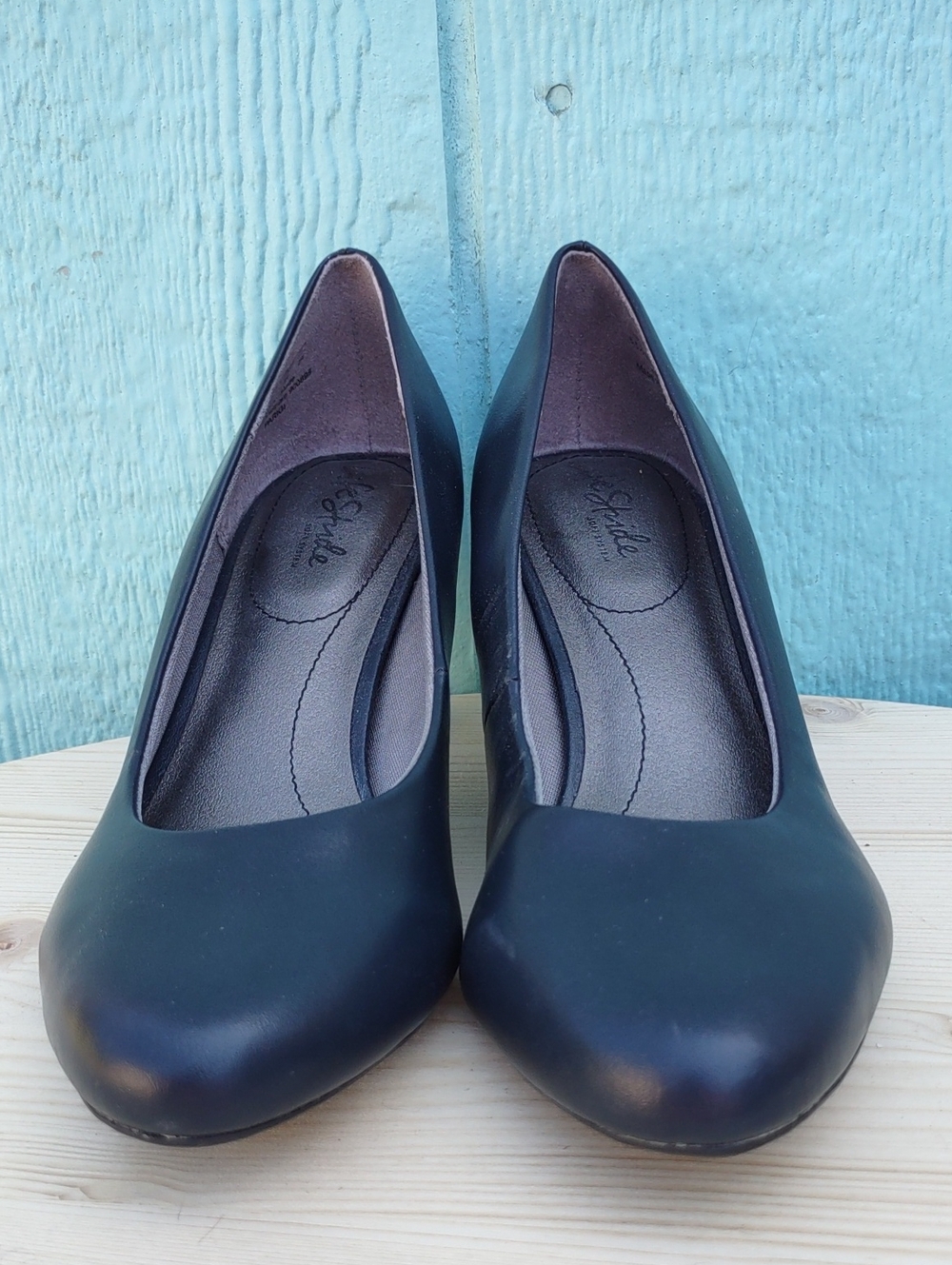 Life Stride Black Women's Classic Round-Toe Pumps